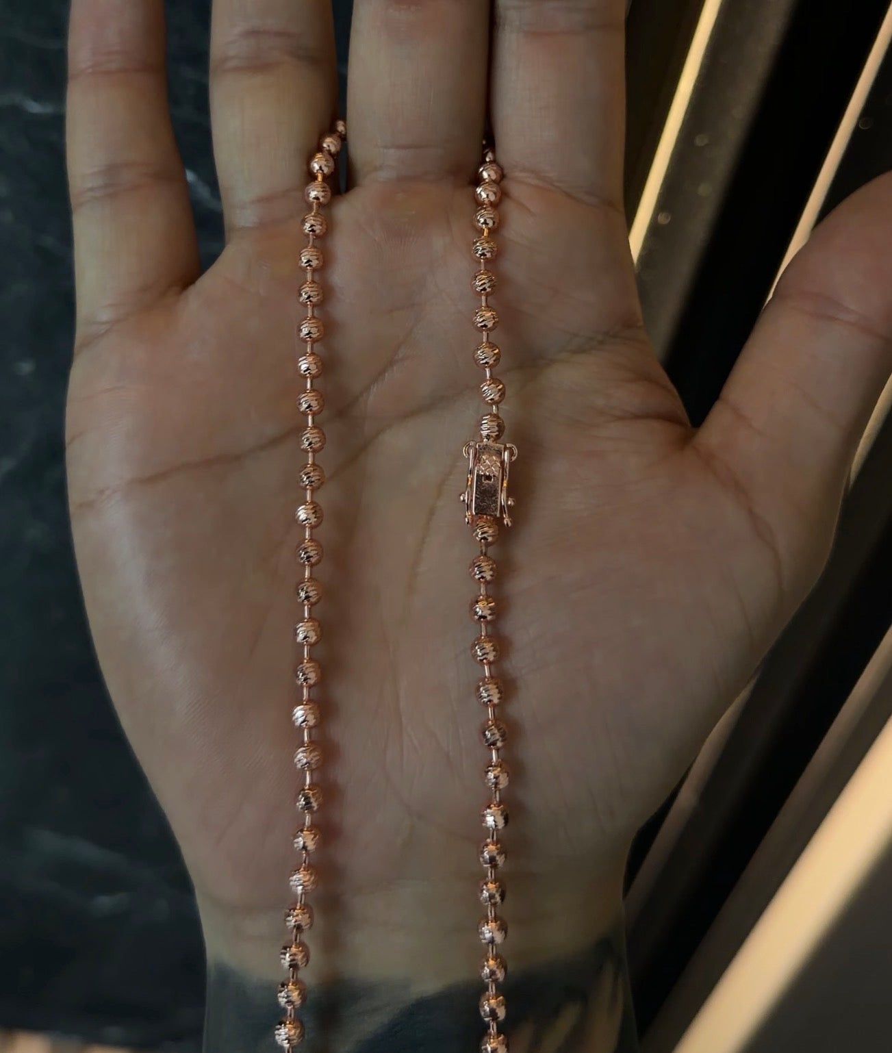 Militar diamantada con broche de lujo
