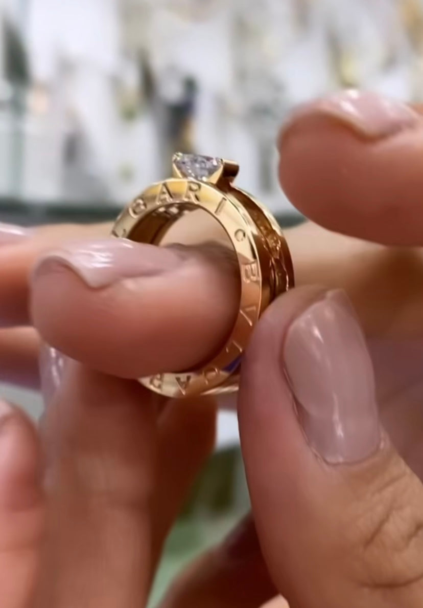 Argolla Bvlgari oro rosa con cristal