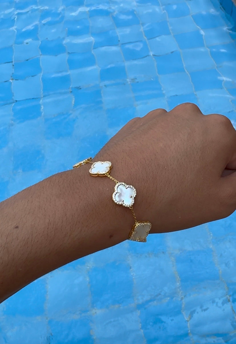 Pulsera Van Cleef blanco nácar con cristales