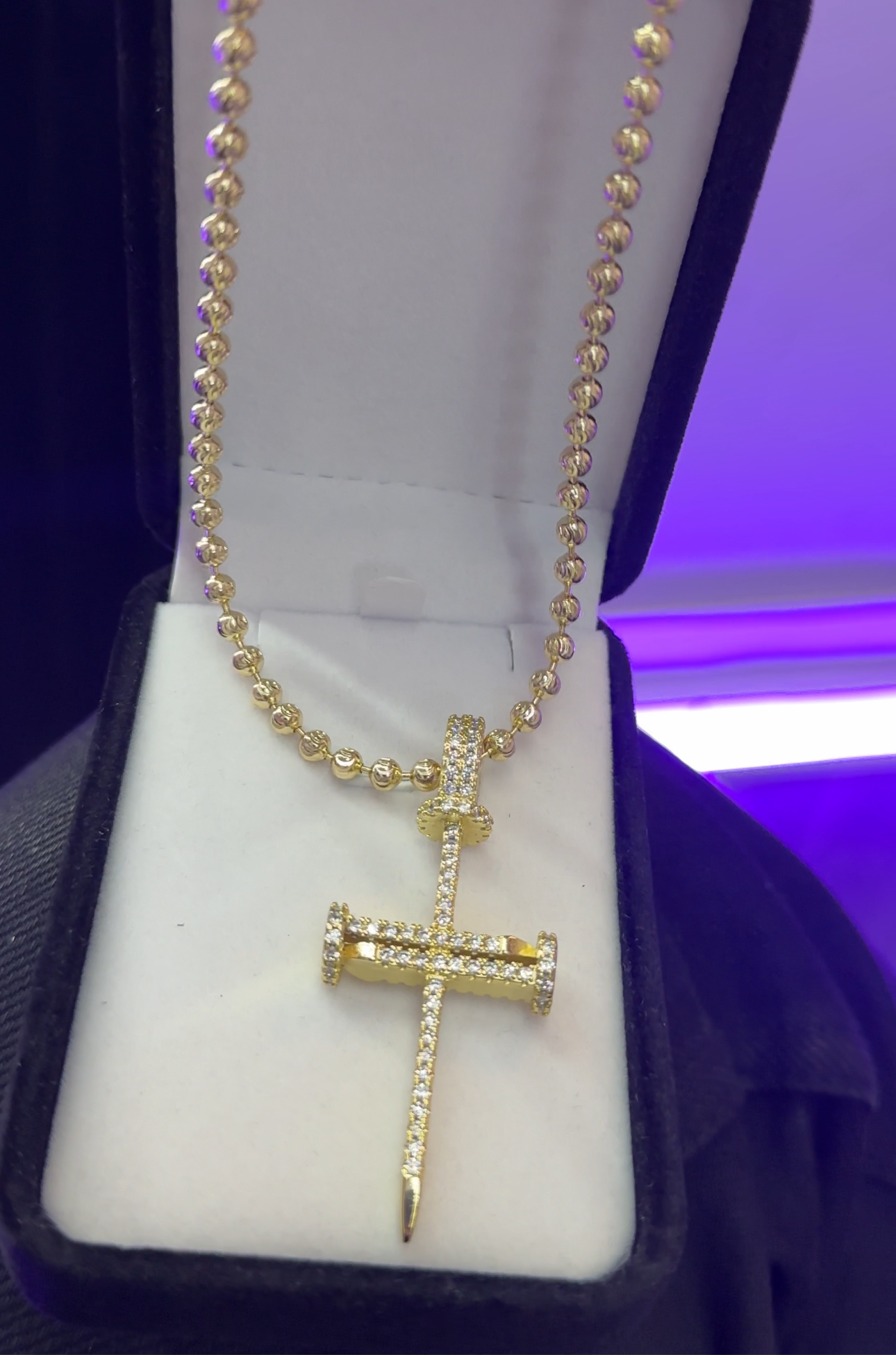 Militar dorada diamantada con cruz brillante